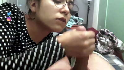 Handmade na kumaliza katika mkono - mengi ya maziwa